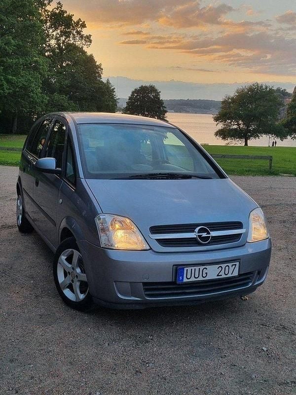 Blå Begagnad 2004 Opel Meriva Minibuss | 17 500 kr (Bra pris) - Bild 1/4