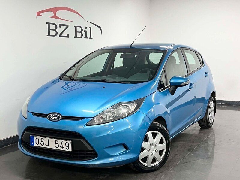 Blå Begagnad 2011 Ford Fiesta Trend Halvkombi | 29 900 kr (Marknadspris) - Bild 1/4