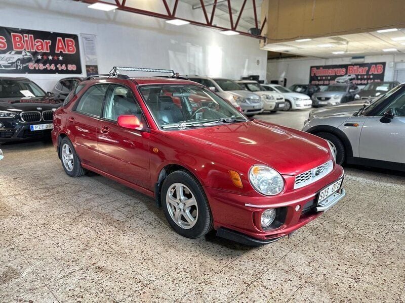Röd Begagnad 2001 Subaru Impreza Kombi | 25 900 kr (Marknadspris) - Bild 1/4
