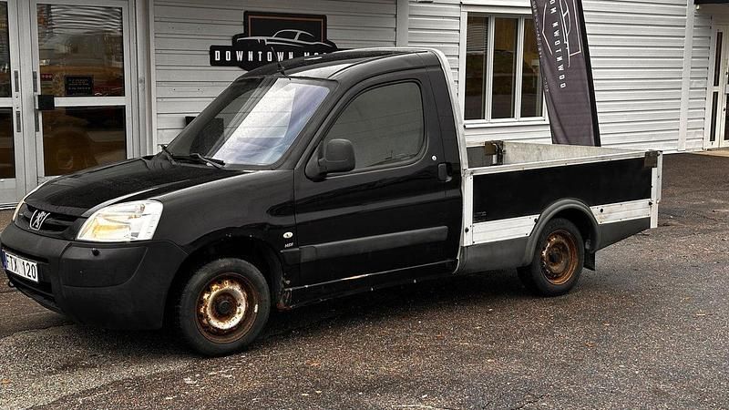 Svart Begagnad 2007 Peugeot Partner Van | 20 900 kr (Lite dyr) - Bild 1/4