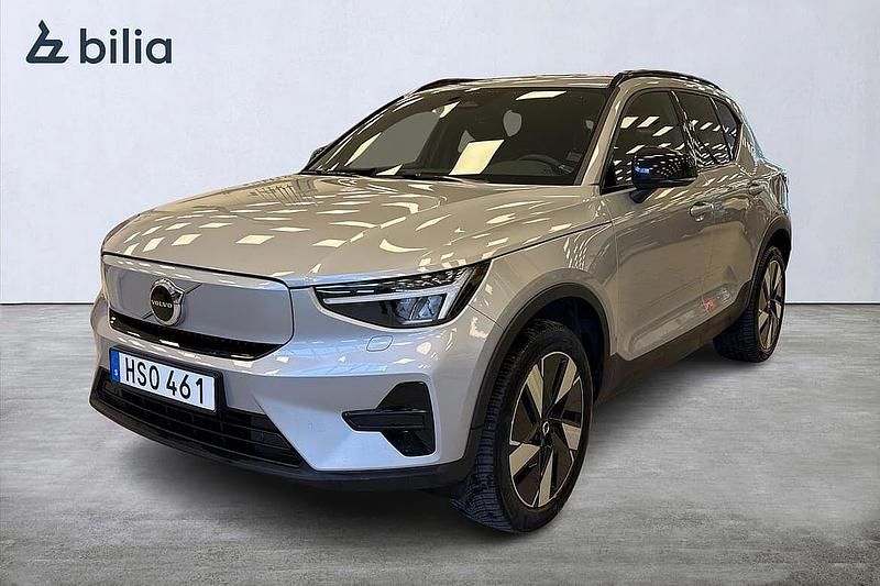 Grå Begagnad 2023 Volvo XC40 Core SUV | 394 900 kr - Bild 1/3