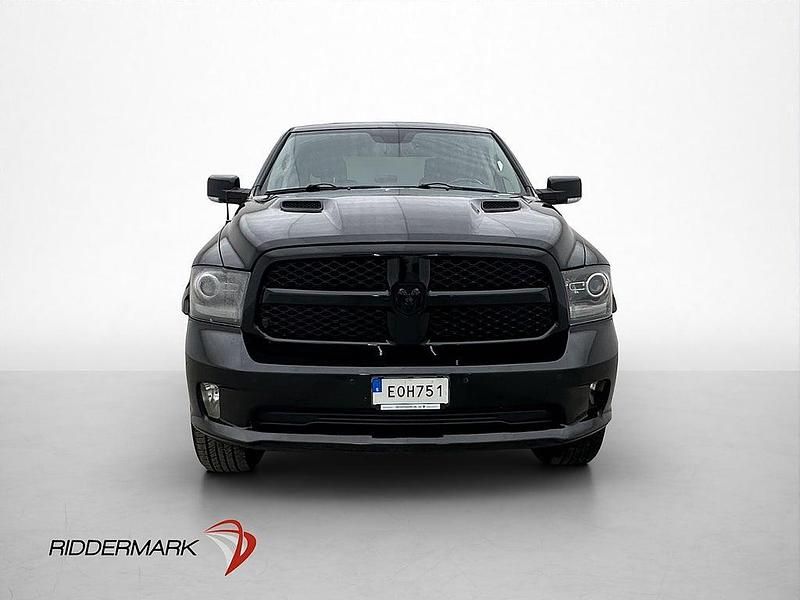 Begagnad RAM 1500 2015 Svart Pickup