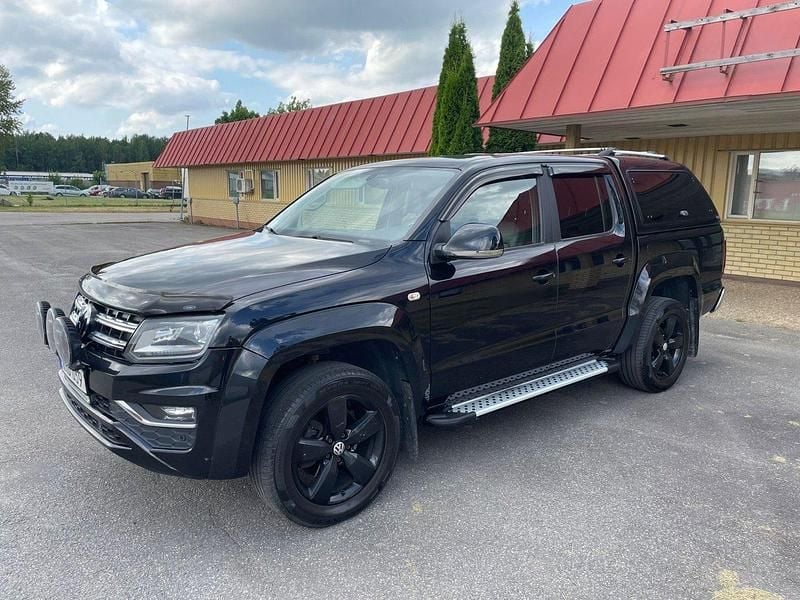 Svart Begagnad 2017 VW Amarok Pickup | 319 800 kr (Marknadspris) - Bild 1/4