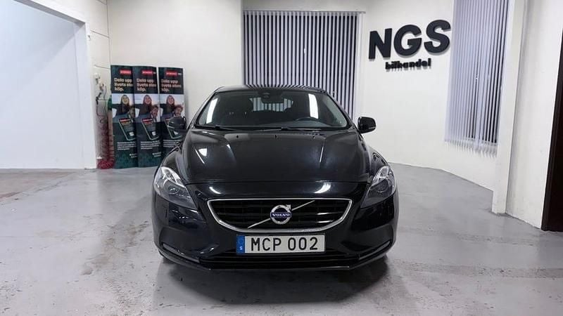 Begagnad Volvo V40 Summum 150 HK (110 kW) 2016 Svart