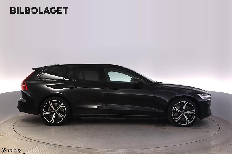 Begagnad Volvo V60 455 HK (334 kW) 2026 Svart Kombi
