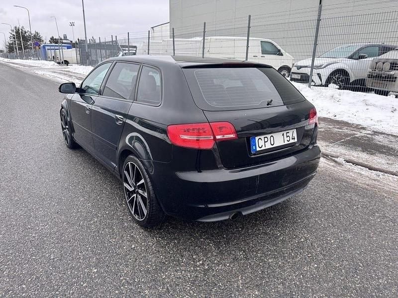 Begagnad Audi A3 Attraction 105 HK (77 kW) 2011 Svart Halvkombi