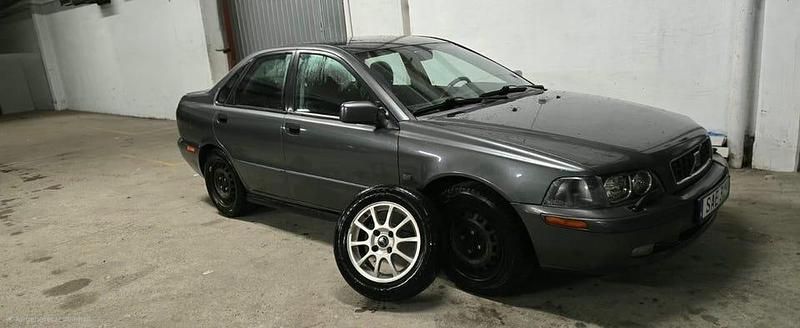 Begagnad 2003 Volvo S40 Sedan | 20 000 kr (Marknadspris) - Bild 1/4