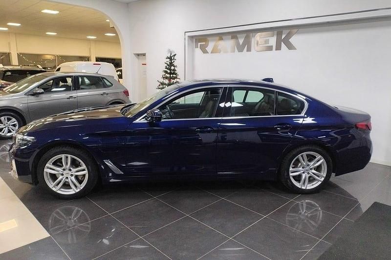 Begagnad BMW 530 Luxury Line 292 HK (214 kW) 2021 Blå Sedan