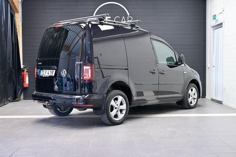 Begagnad VW Caddy 150 HK (110 kW) 2020 Svart Minibuss
