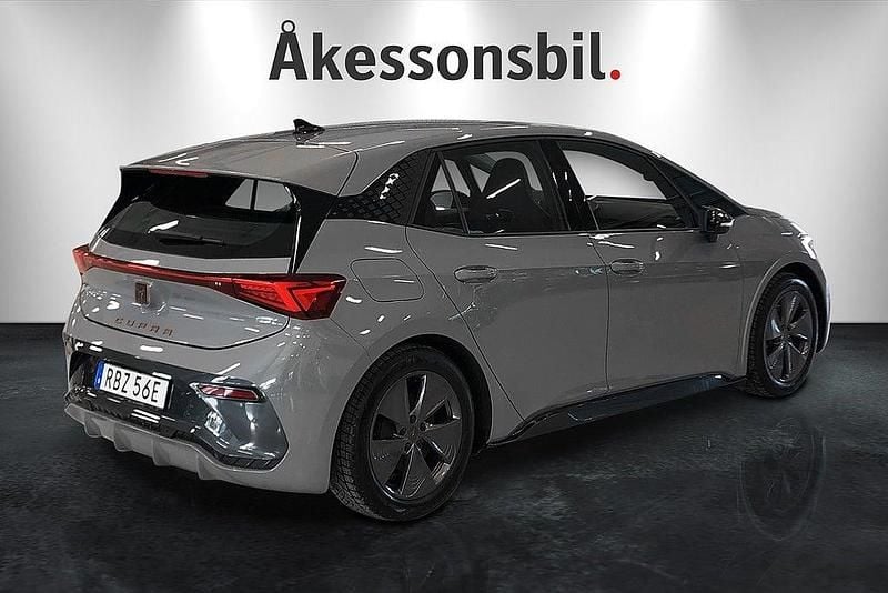 Begagnad Cupra Born 150 kW (204 HK) 2023 Lgrå Halvkombi