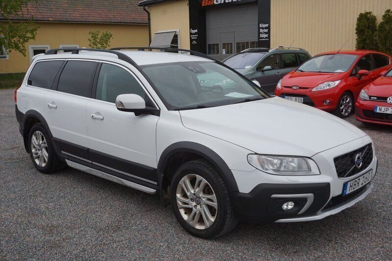 Vit Begagnad 2015 Volvo XC70 Momentum SUV | 149 900 kr (Marknadspris) - Bild 1/4