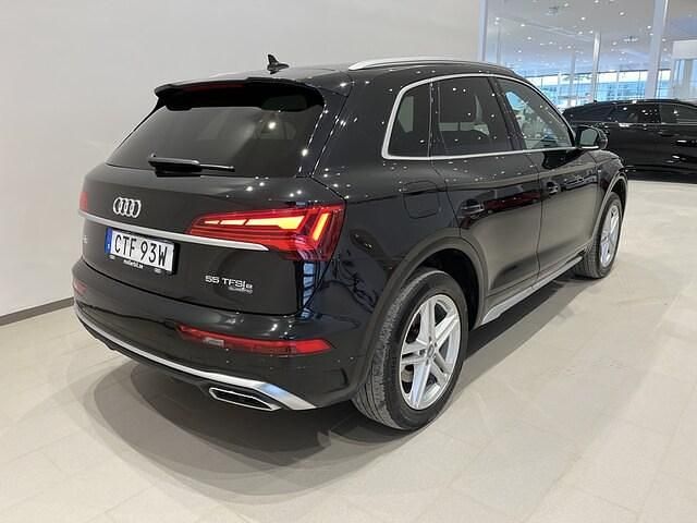 Begagnad Audi Q5 S-Line 367 HK (269 kW) 2023 Mytsvart metallic SUV
