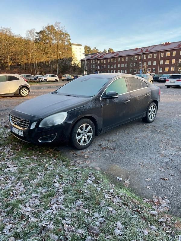 Begagnad 2012 Volvo S60 Sedan | 67 000 kr (Marknadspris) - Bild 1/4