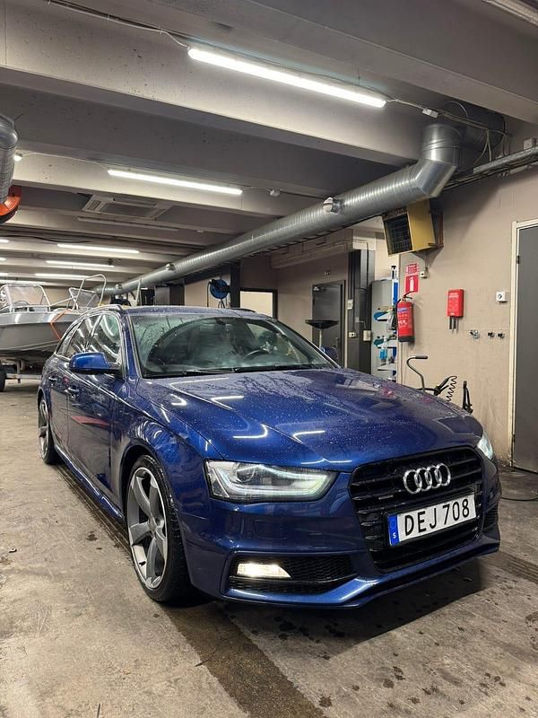 Blue metallic Begagnad 2015 Audi A4 Kombi | 135 000 kr (Marknadspris) - Bild 1/4