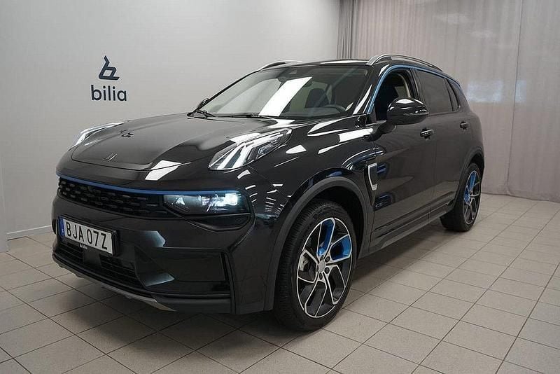 Svart Begagnad 2022 Lynk & Co 01 SUV | 294 900 kr (Marknadspris) - Bild 1/3