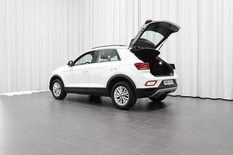 Begagnad VW T-Roc 110 HK (80 kW) 2023 Vit (pure white) SUV