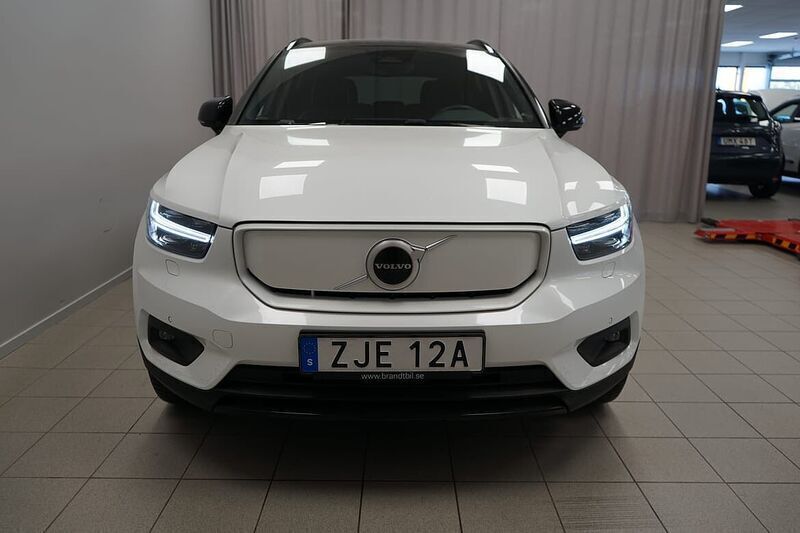 Vit Begagnad 2022 Volvo XC40 Plus SUV | 329 900 kr - Bild 1/4