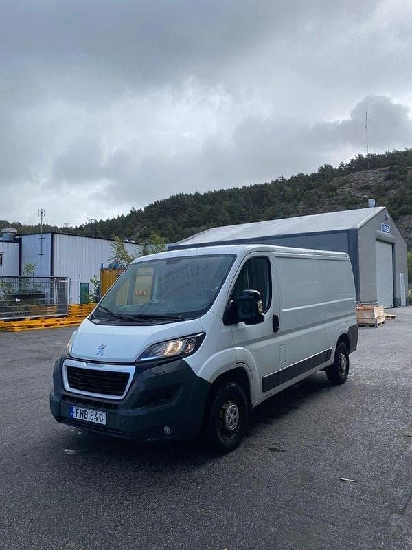 Vit Begagnad 2014 Peugeot Boxer Van | 59 000 kr (Marknadspris) - Bild 1/4