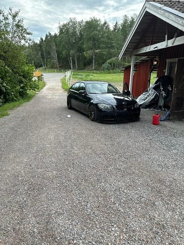 Begagnad BMW 330 258 HK (189 kW) 2005 Sedan