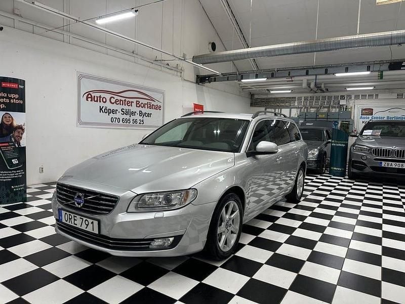 Begagnad Volvo V70 Momentum 181 HK (133 kW) 2014 Silver Kombi