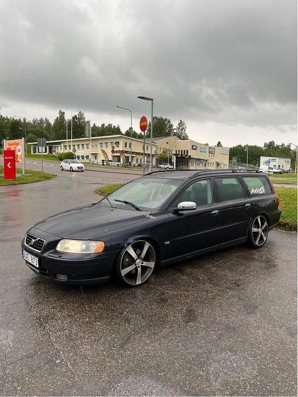 Blå Begagnad 2006 Volvo V70 Dynamic Kombi | 33 500 kr (Marknadspris) - Bild 1/4