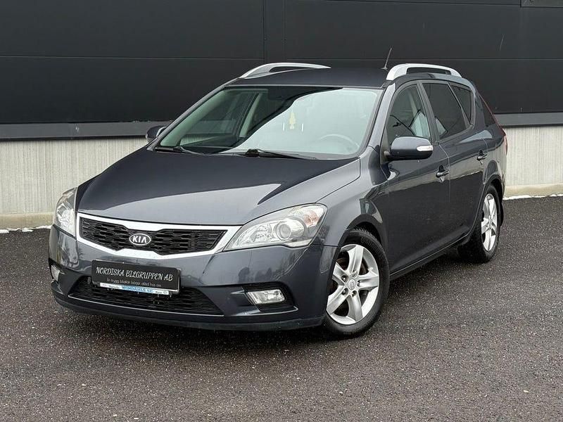 Grå Begagnad 2010 Kia Ceed Sportswagon Kombi | 39 800 kr (Marknadspris) - Bild 1/4