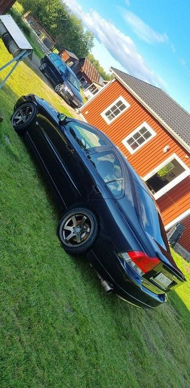 Svart Begagnad 2003 Volvo S60 Sedan | 58 000 kr - Bild 1/4