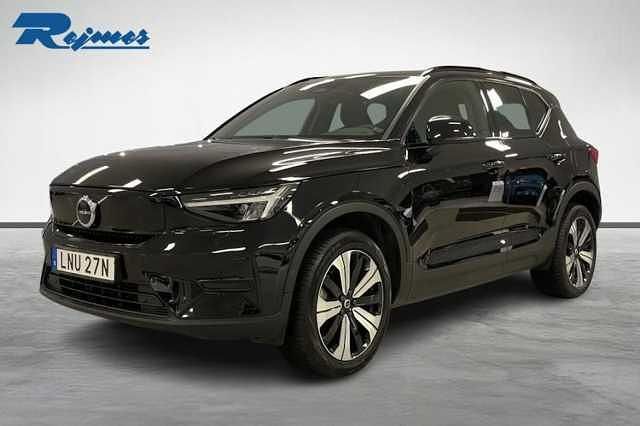 Svart Begagnad 2022 Volvo XC40 Core SUV | 329 900 kr - Bild 1/4