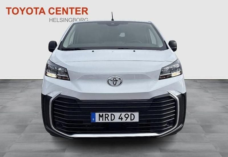 Begagnad Toyota Proace Comfort 100 kW (137 HK) 2024 Vit Minibuss