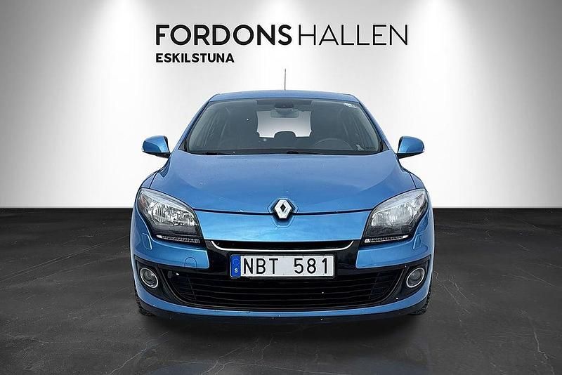 Begagnad Renault Mégane III 110 HK (80 kW) 2012 Blå Halvkombi