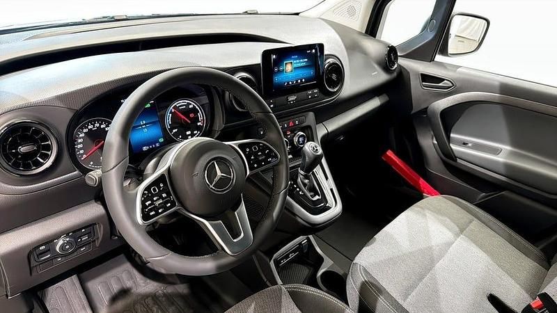 Begagnad Mercedes eCitan 89 kW (122 HK) 2023 Blå Van