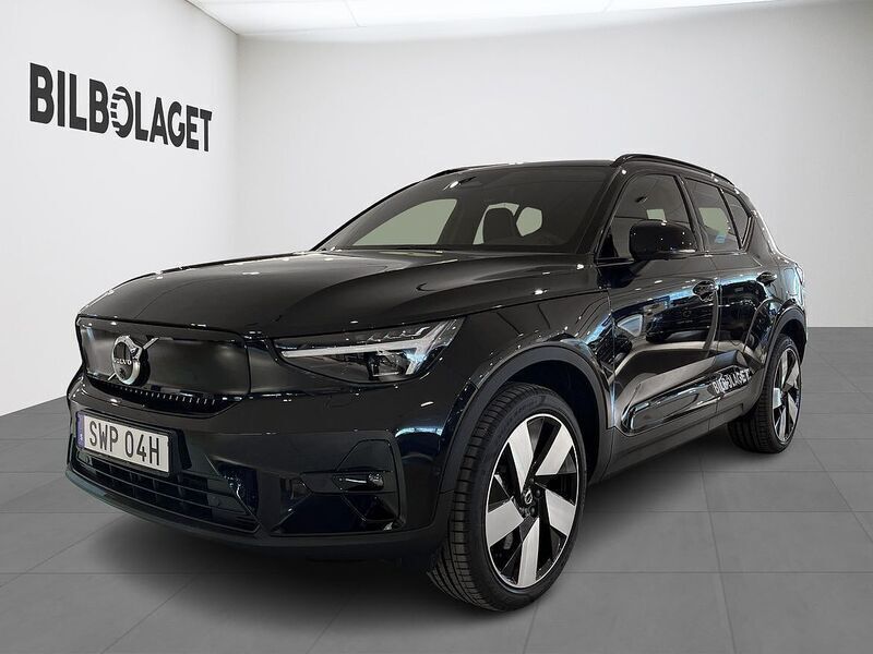 Svart Begagnad 2025 Volvo EX40 Performance SUV | 599 800 kr (Marknadspris) - Bild 1/4