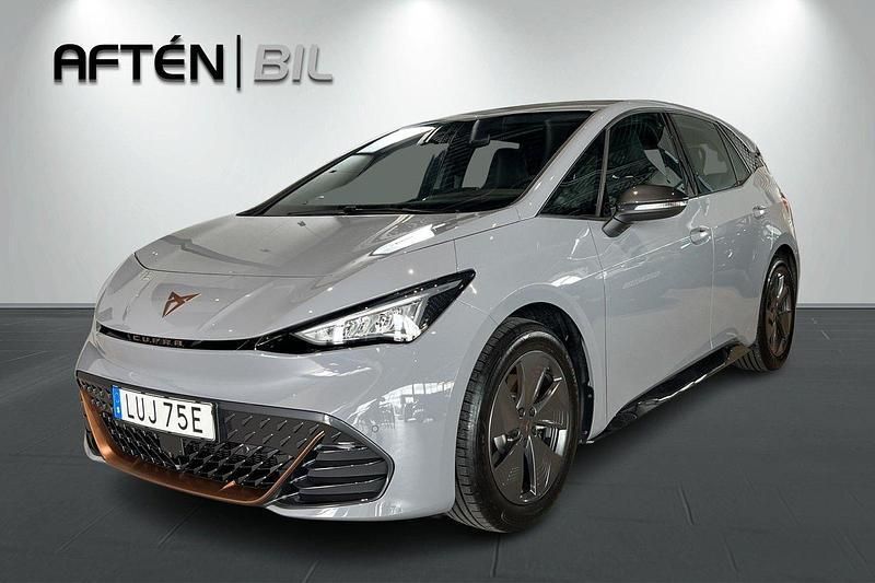 Ljusgrå Begagnad 2024 Cupra Born Halvkombi | 299 000 kr (Marknadspris) - Bild 1/3
