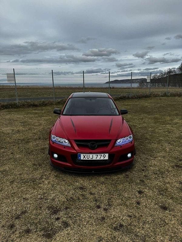 Röd Begagnad 2006 Mazda 6 Sedan | 120 000 kr - Bild 1/4