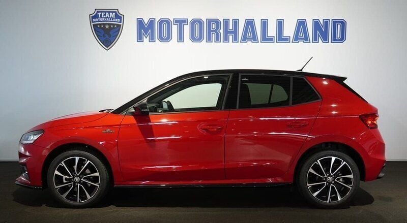 Röd Ny 2025 Skoda Fabia Monte Carlo Halvkombi | 257 900 kr (Marknadspris) - Bild 1/4