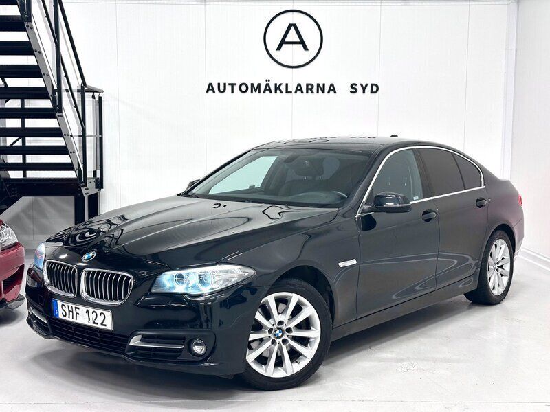 Svart Begagnad 2016 BMW 520 Sedan | 204 900 kr (Lite dyr) - Bild 1/4