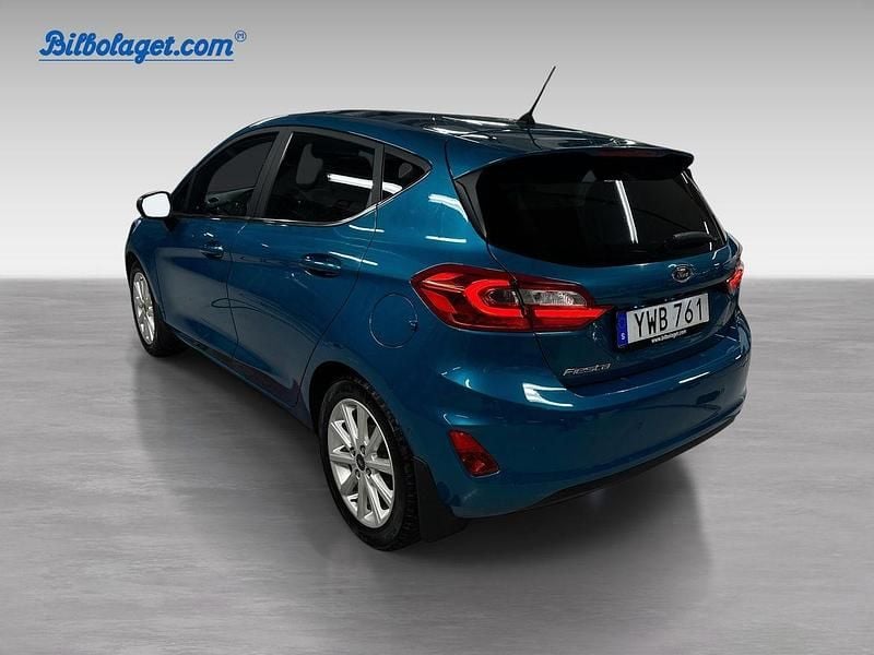 Begagnad Ford Fiesta Titanium 101 HK (74 kW) 2018 Blå Halvkombi