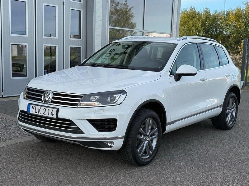 Vit Begagnad 2017 VW Touareg SUV | 199 800 kr (Bra pris) - Bild 1/4