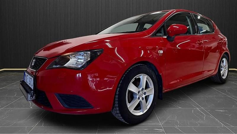 Begagnad Seat Ibiza Style 105 HK (77 kW) 2012 Röd Halvkombi