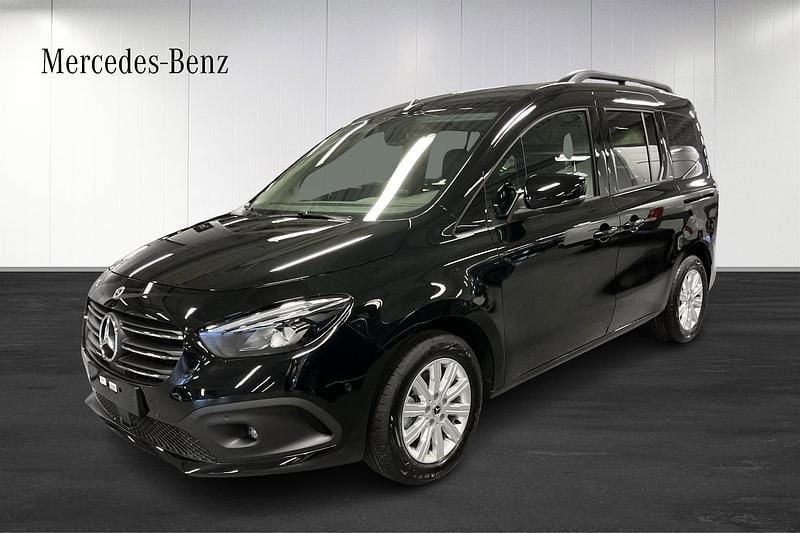 Svart Begagnad 2024 Mercedes T180 Minibuss | 373 910 kr - Bild 1/4