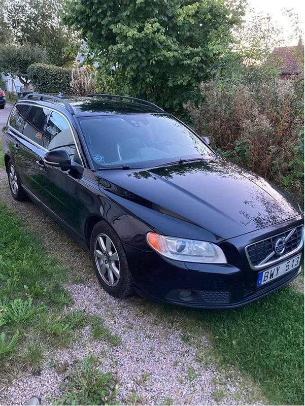 Svart Begagnad 2012 Volvo V70 Momentum Kombi | 35 000 kr - Bild 1/4