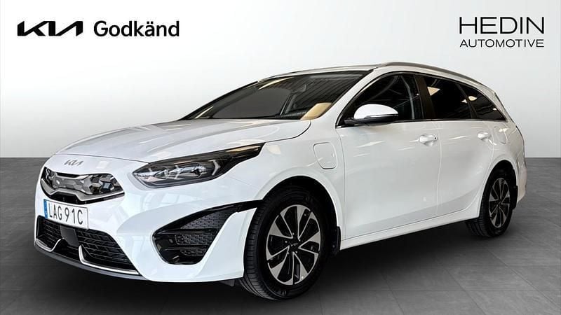 Vit (white) Begagnad 2023 Kia Ceed Sportswagon Advance Kombi | 309 900 kr (Dyr) - Bild 1/4