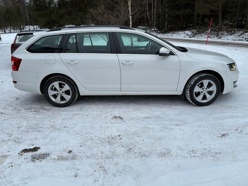 Begagnad Skoda Octavia 105 HK (77 kW) 2014 Kombi
