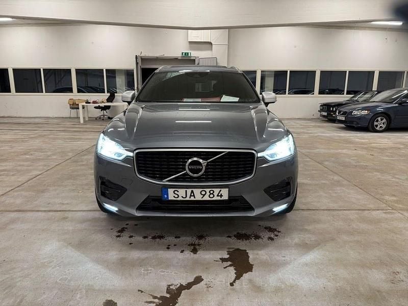 Begagnad Volvo XC60 R-Design 310 HK (228 kW) 2018 Grå SUV