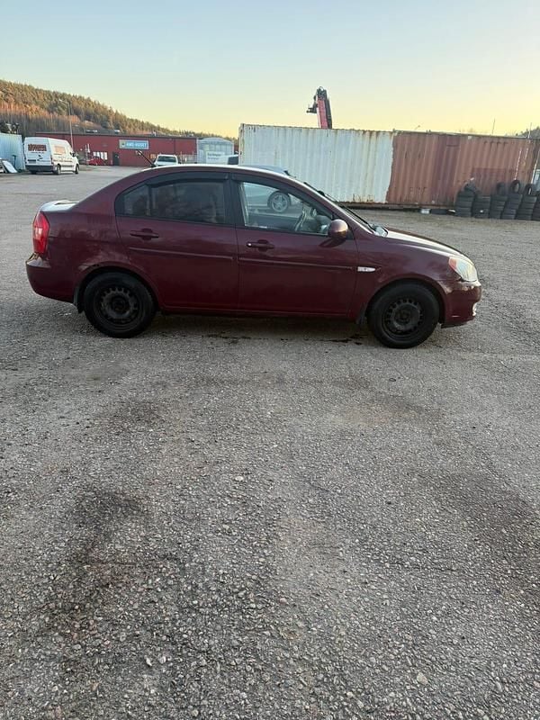 Begagnad Hyundai Accent 112 HK (82 kW) 2006 Sedan