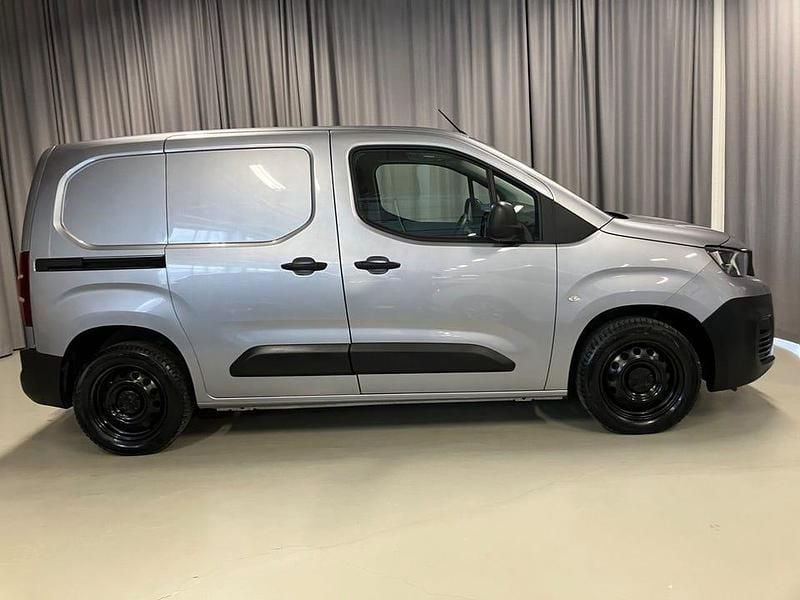 Begagnad Peugeot Partner 76 HK (55 kW) 2020 Grå Minibuss