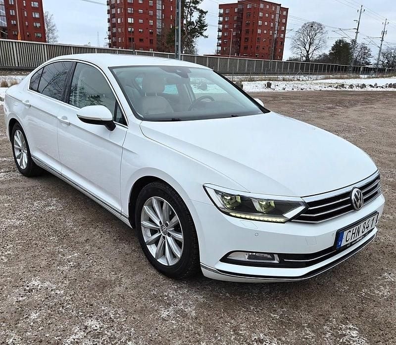 Begagnad VW Passat GT 220 HK (161 kW) 2015 Vit Sedan
