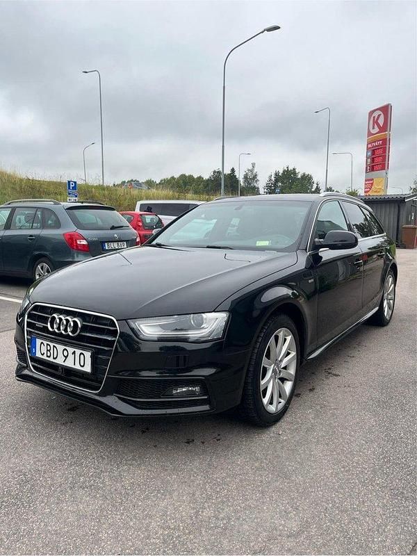 Svart Begagnad 2014 Audi A4 S-Line Kombi | 130 000 kr (Marknadspris) - Bild 1/4