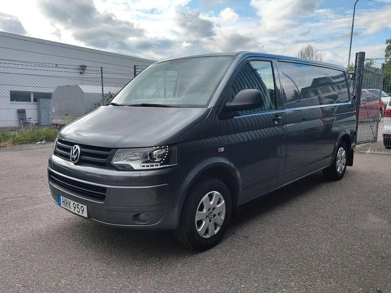 Grå Begagnad 2015 VW T5 Comfortline Van | 189 000 kr (Marknadspris) - Bild 1/4