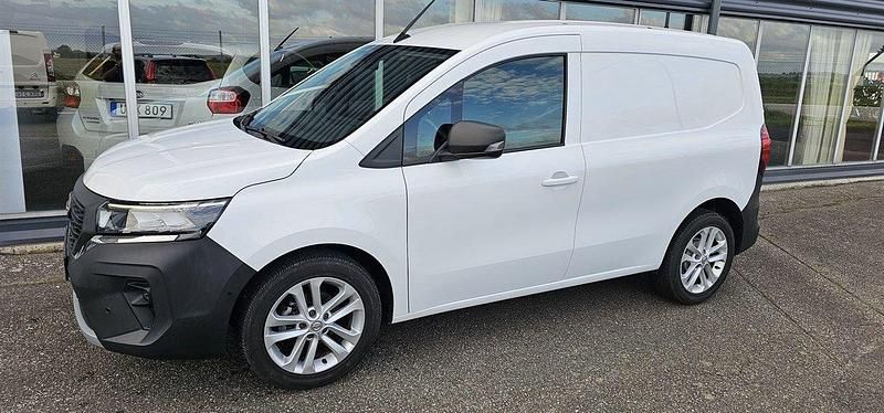 Vit Begagnad 2022 Nissan Townstar N-Connecta Minibuss | 199 900 kr (Bra pris) - Bild 1/4